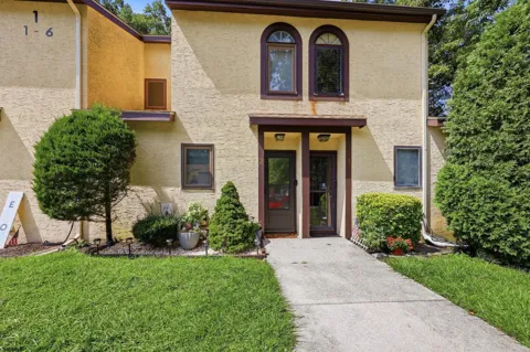 2 Steamboat Ct