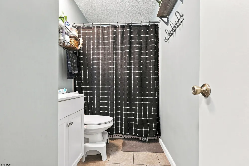 2 Steamboat Ct Galloway Township, NJ 08205