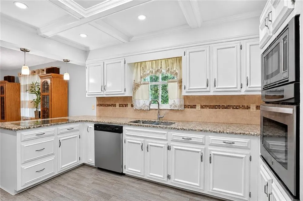 757 S Hileah Court Lithonia, GA 30058