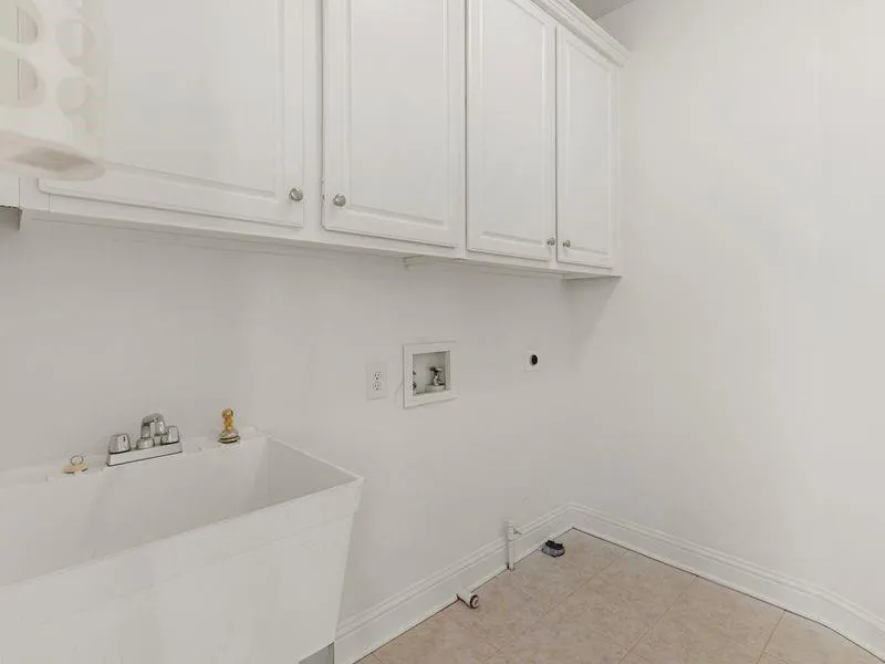 5074 Healey Drive Smyrna, GA 30082