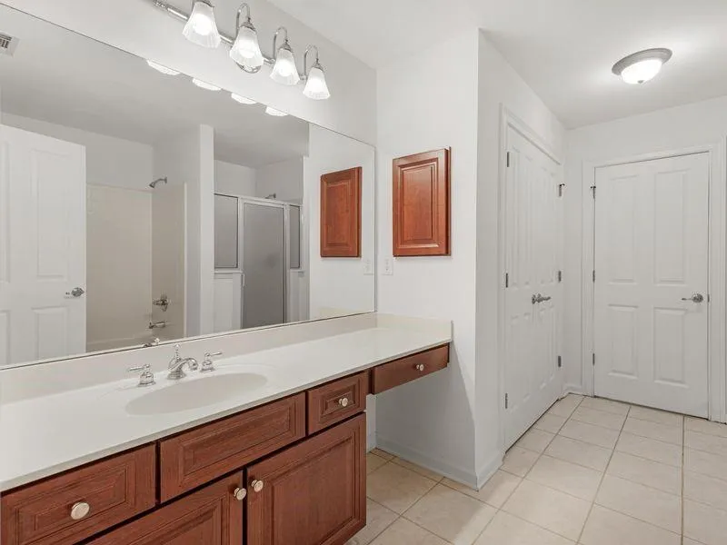 5074 Healey Drive Smyrna, GA 30082