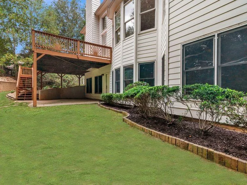 5074 Healey Drive Smyrna, GA 30082
