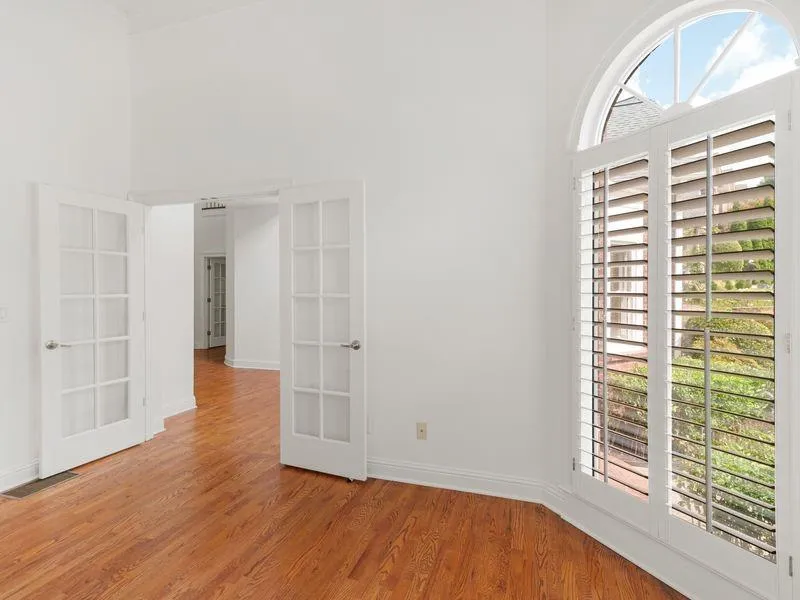 5074 Healey Drive Smyrna, GA 30082