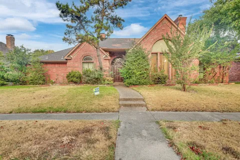 2105 Rolling Oak Lane