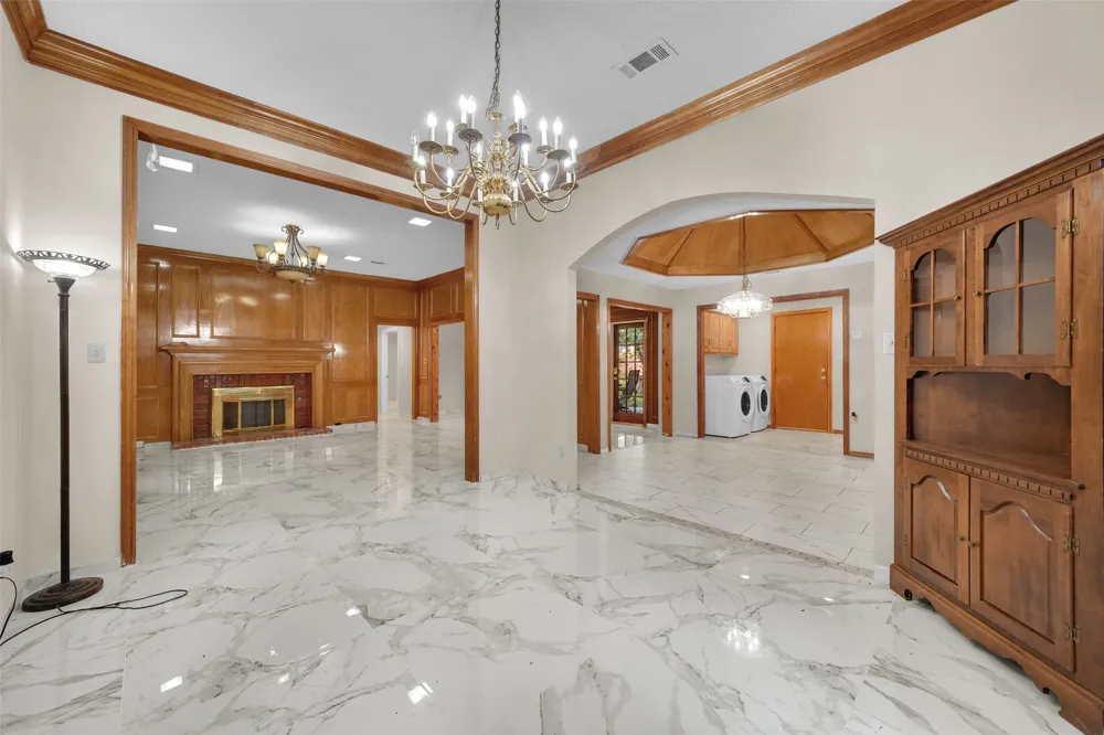 2105 Rolling Oak Lane Garland, TX 75044