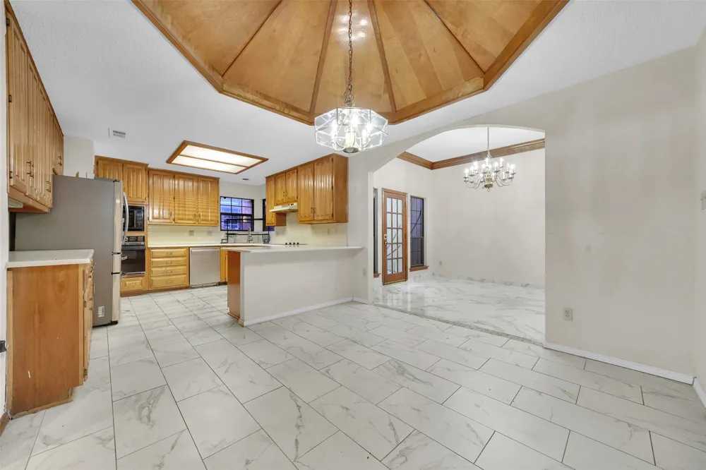 2105 Rolling Oak Lane Garland, TX 75044