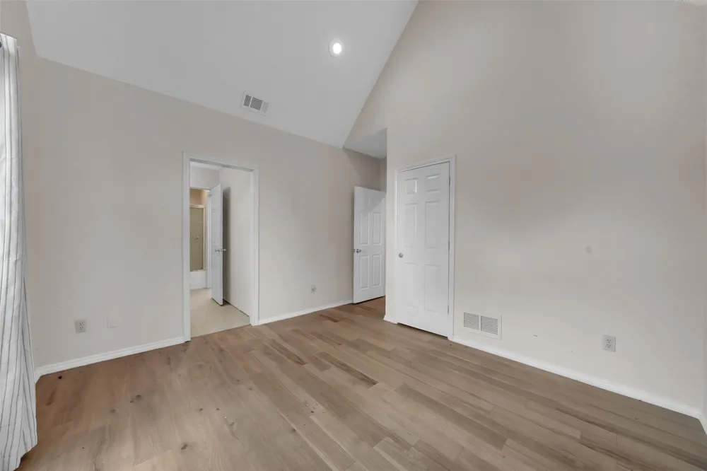 2105 Rolling Oak Lane Garland, TX 75044