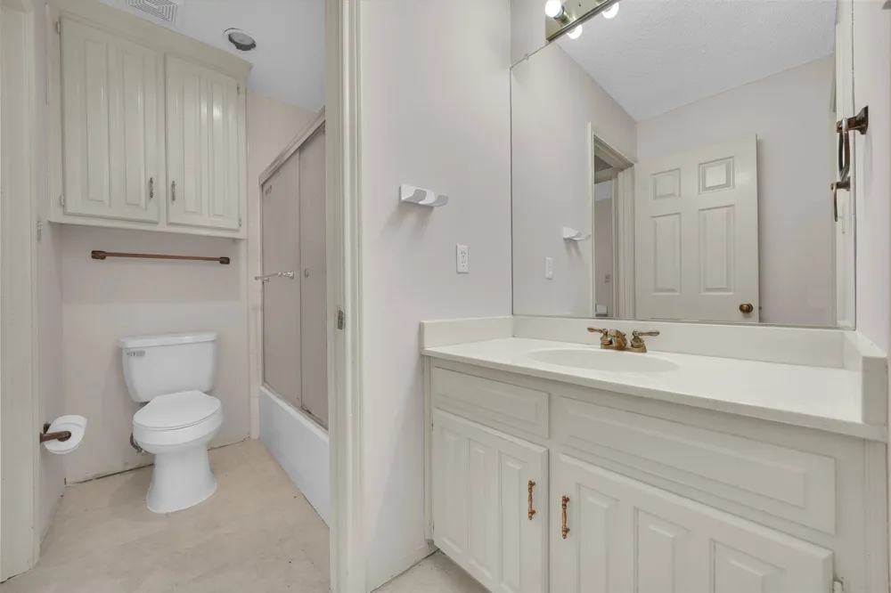 2105 Rolling Oak Lane Garland, TX 75044