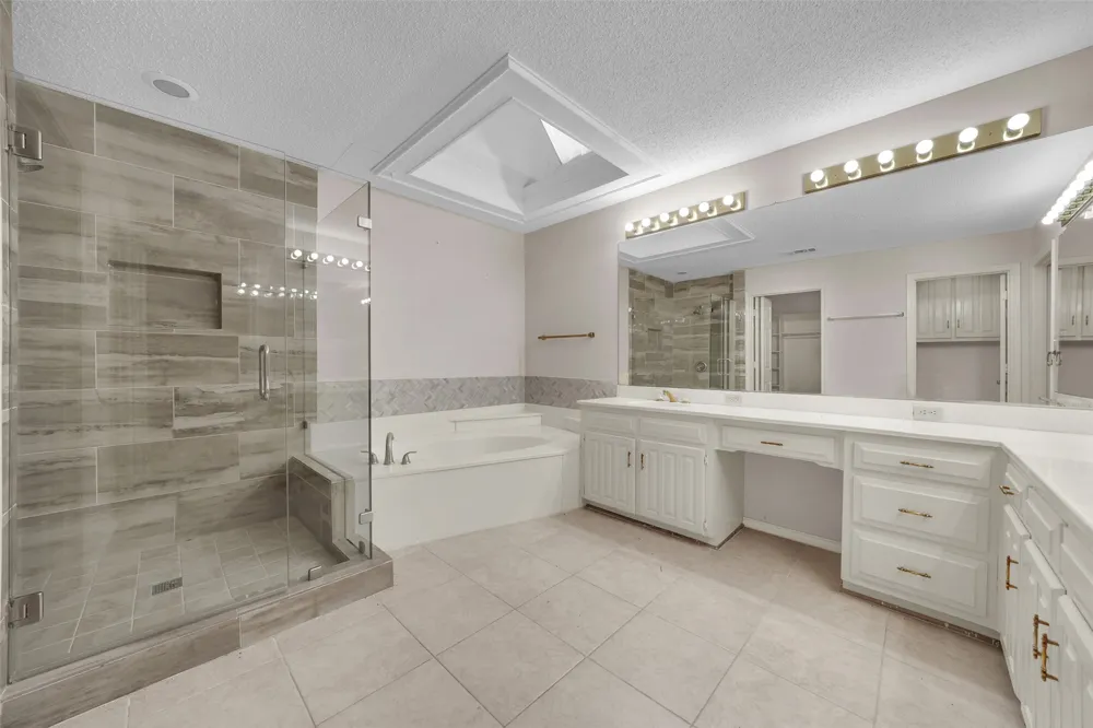 2105 Rolling Oak Lane Garland, TX 75044
