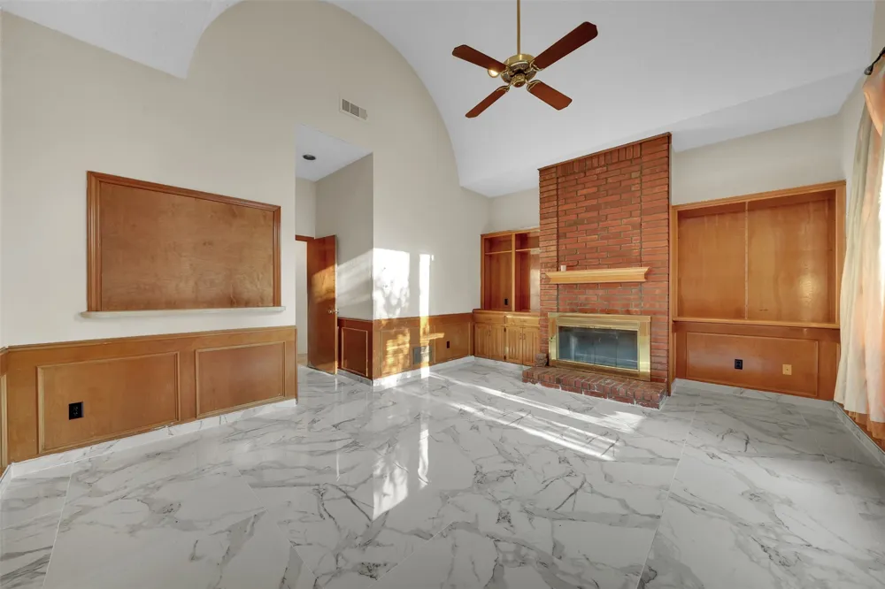 2105 Rolling Oak Lane Garland, TX 75044