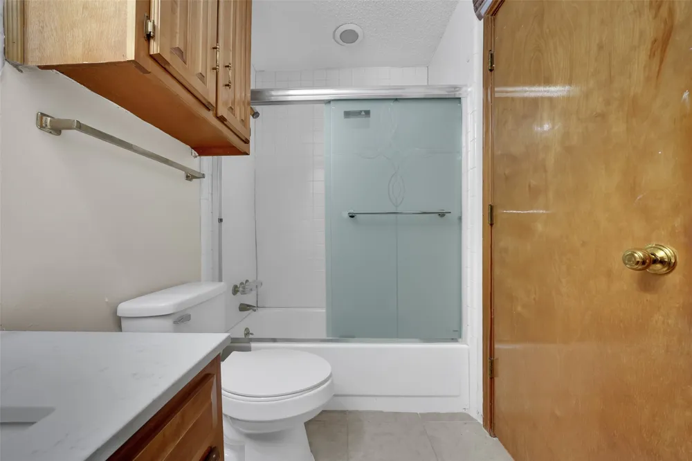 2105 Rolling Oak Lane Garland, TX 75044