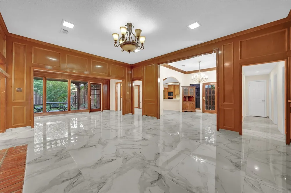 2105 Rolling Oak Lane Garland, TX 75044