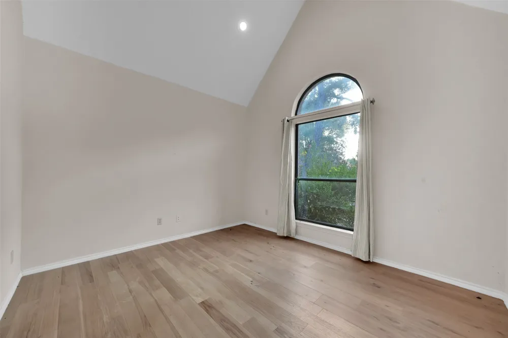 2105 Rolling Oak Lane Garland, TX 75044