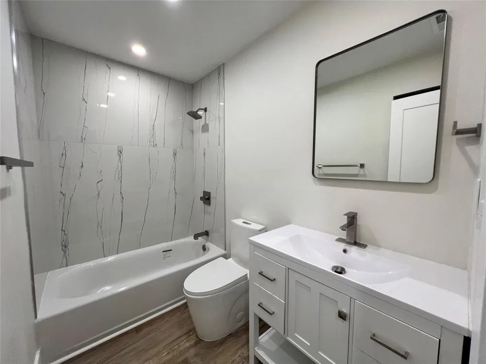 6914 Holly Road Miami Lakes, FL 33014