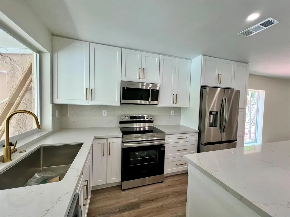 6914 Holly Road Miami Lakes, FL 33014
