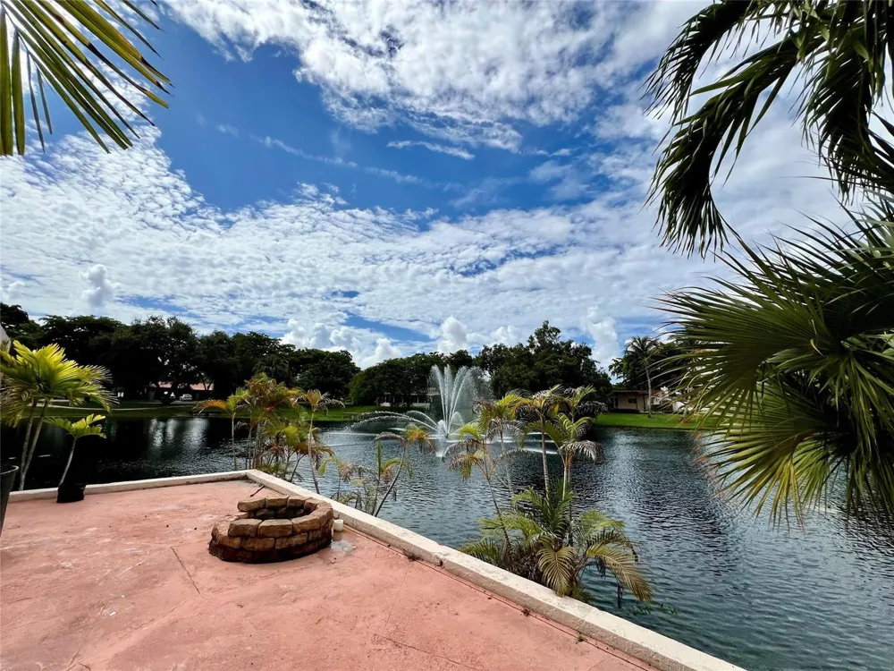 6914 Holly Road Miami Lakes, FL 33014