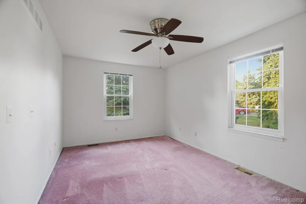 15762 Cambridge Drive Clinton Charter Township, MI 48038
