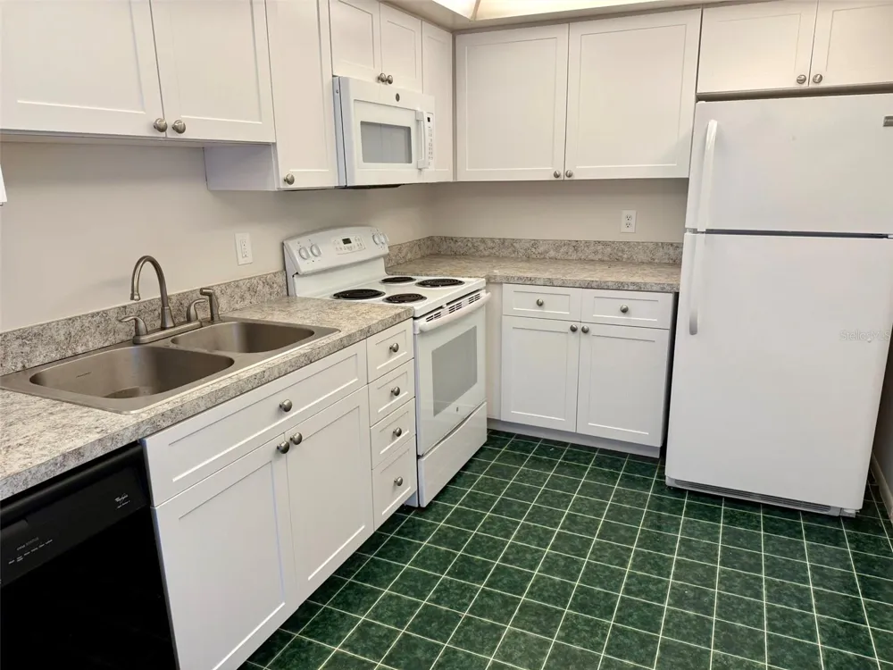 255 DOLPHIN POINT #710 Clearwater, FL 33767
