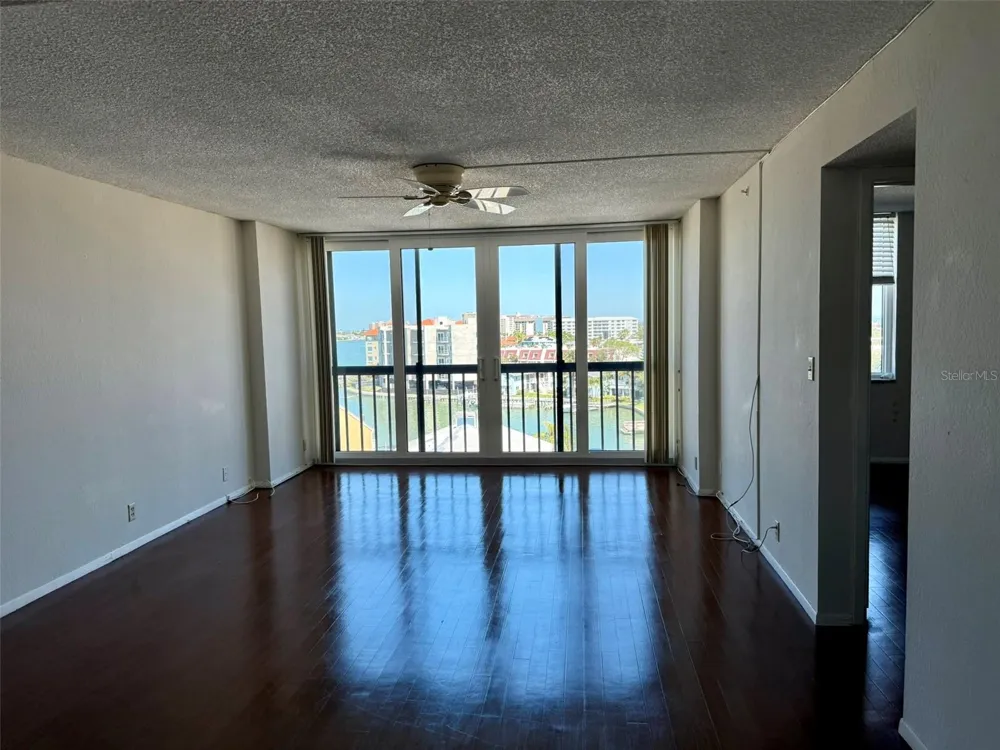 255 DOLPHIN POINT #710 Clearwater, FL 33767