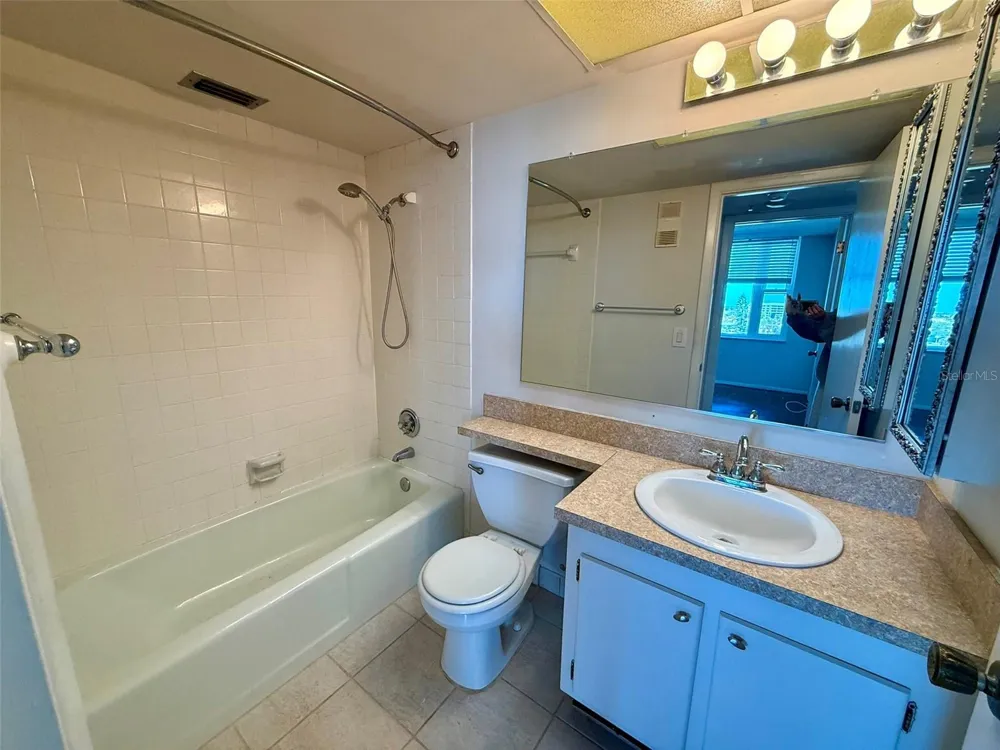 255 DOLPHIN POINT #710 Clearwater, FL 33767