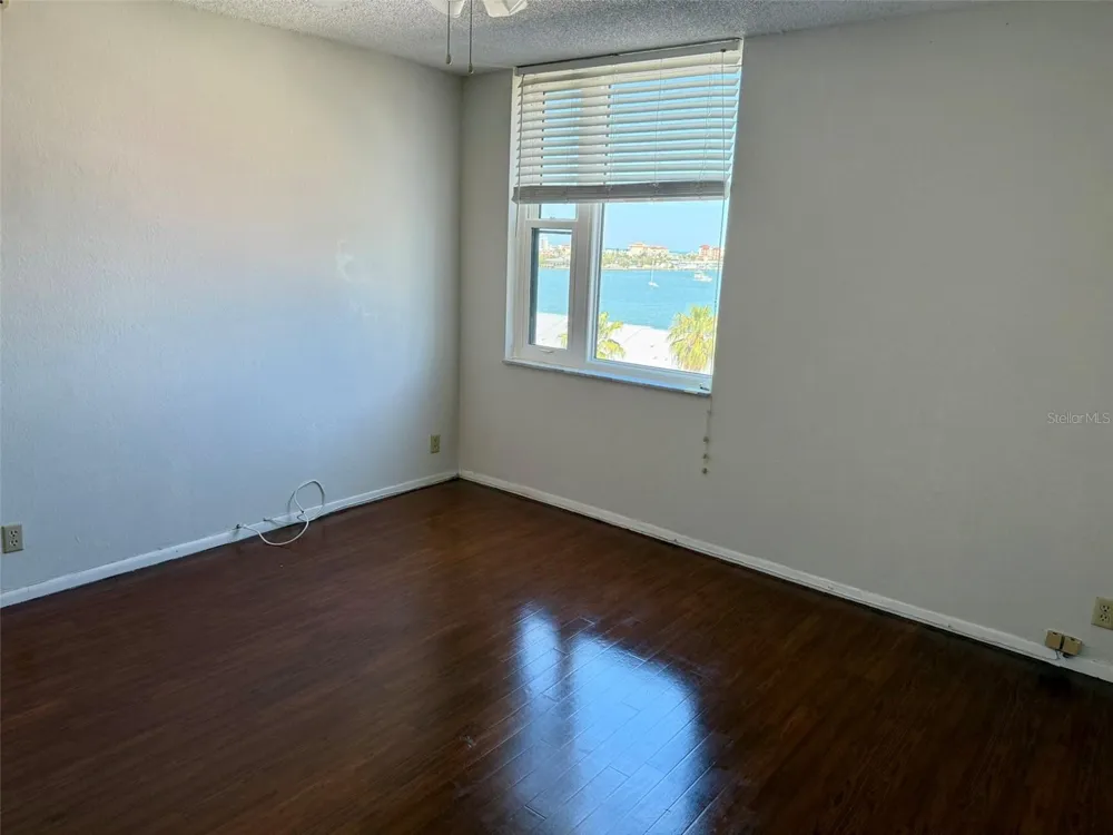 255 DOLPHIN POINT #710 Clearwater, FL 33767