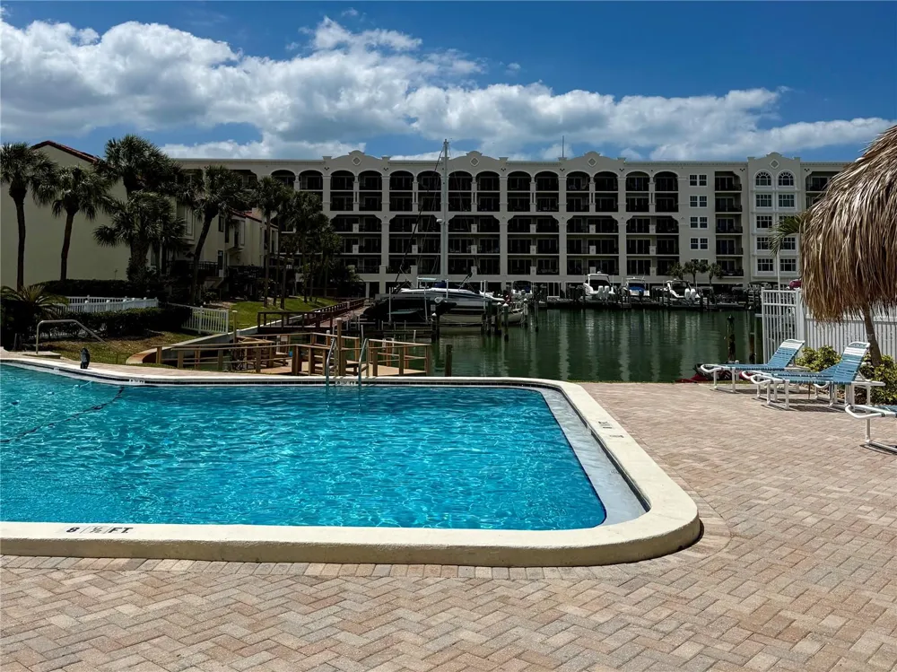 255 DOLPHIN POINT #710 Clearwater, FL 33767