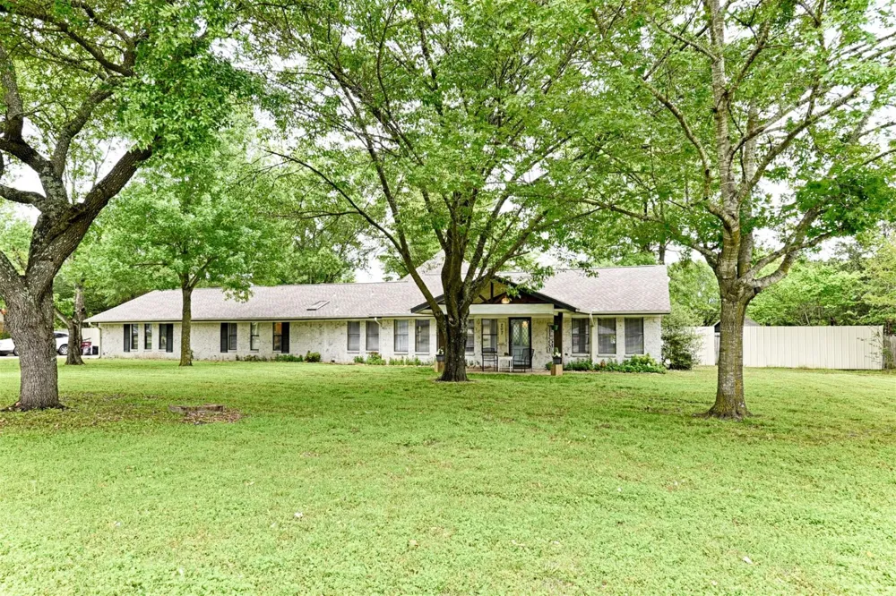 207 Southridge Road Edgewood, TX 75117