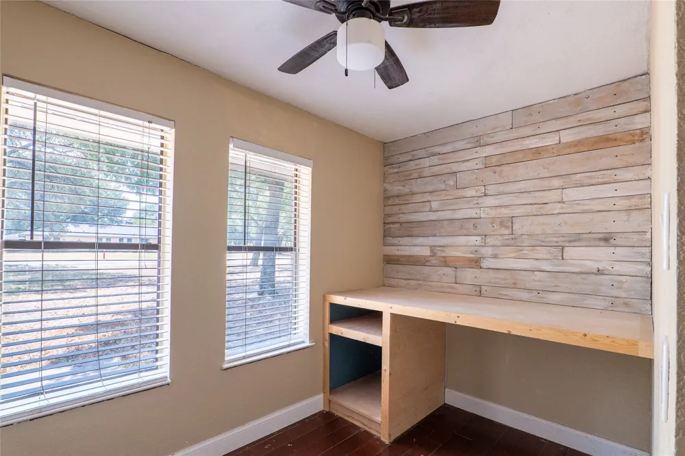 207 Southridge Road Edgewood, TX 75117