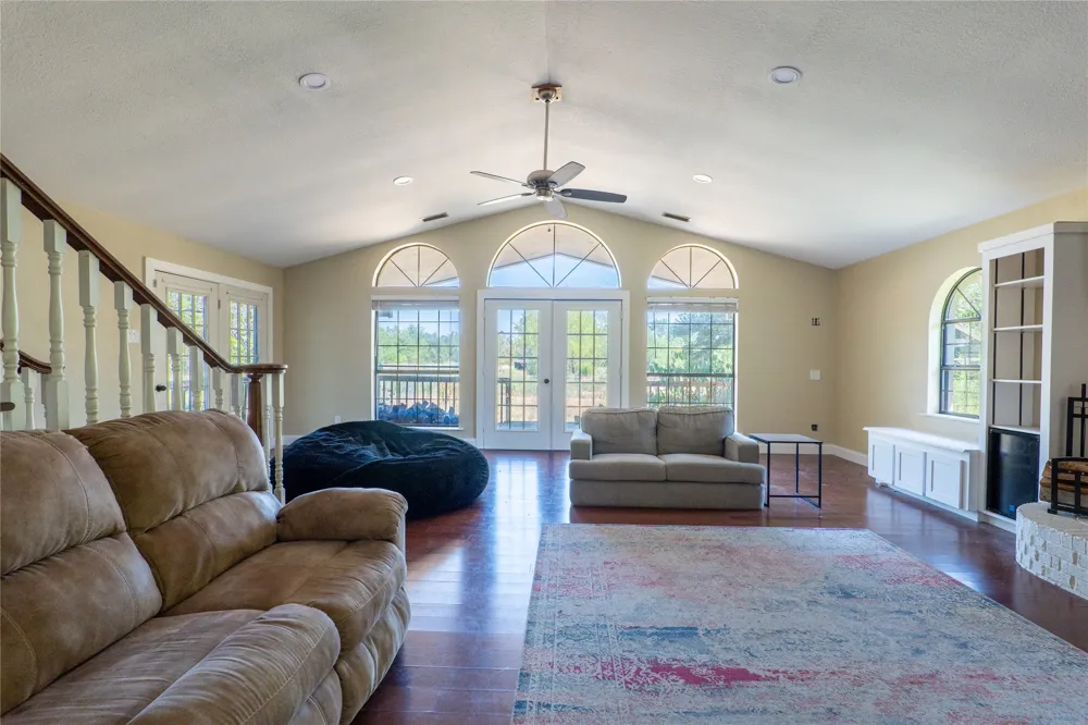 207 Southridge Road Edgewood, TX 75117
