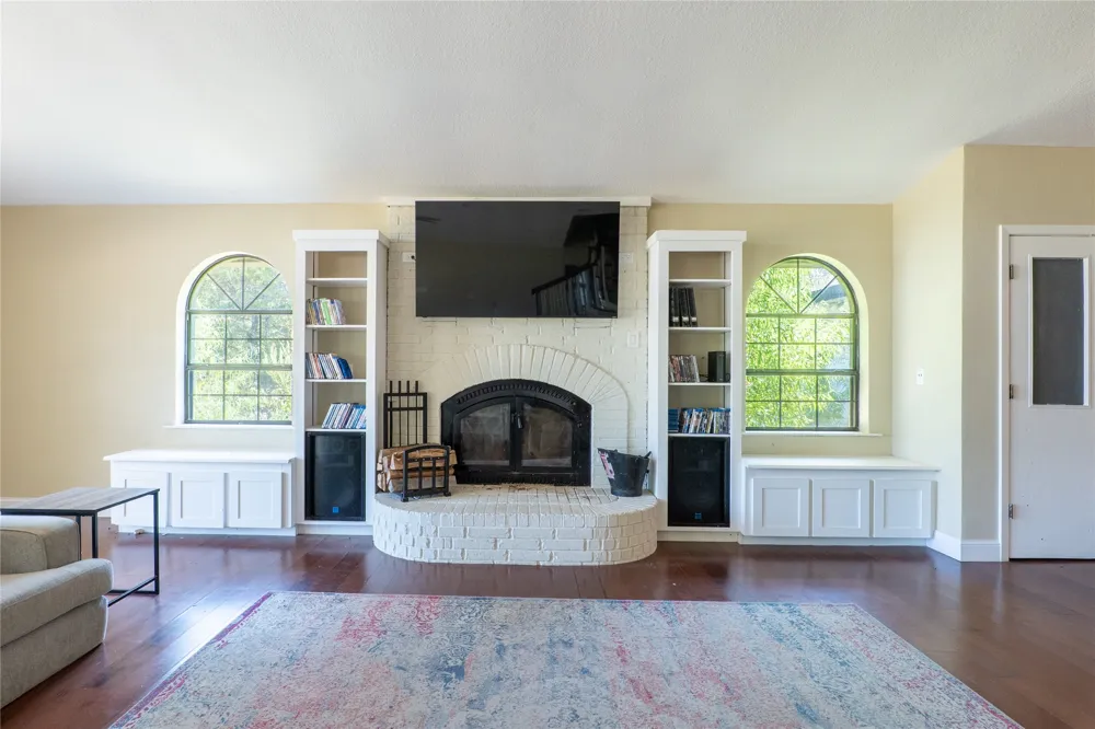 207 Southridge Road Edgewood, TX 75117