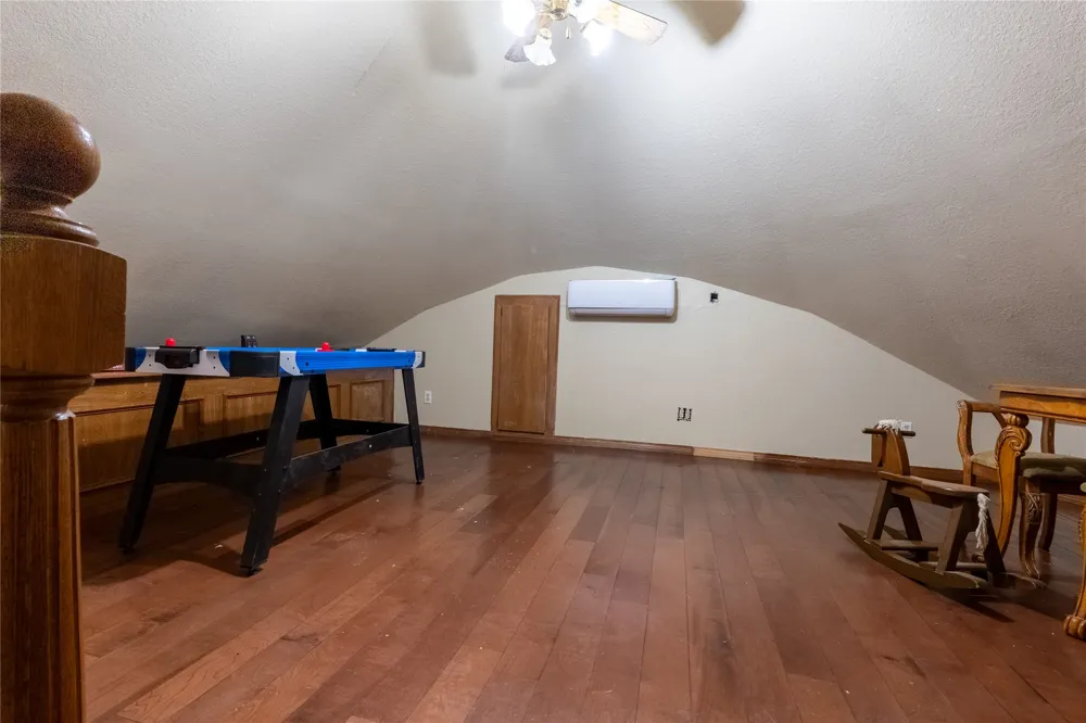 207 Southridge Road Edgewood, TX 75117