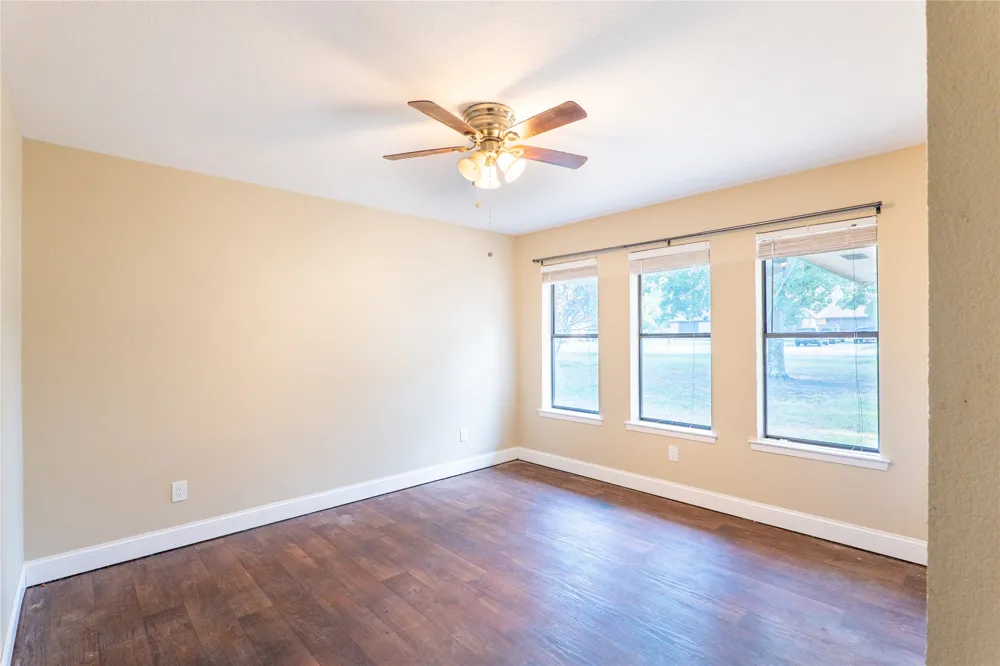 207 Southridge Road Edgewood, TX 75117