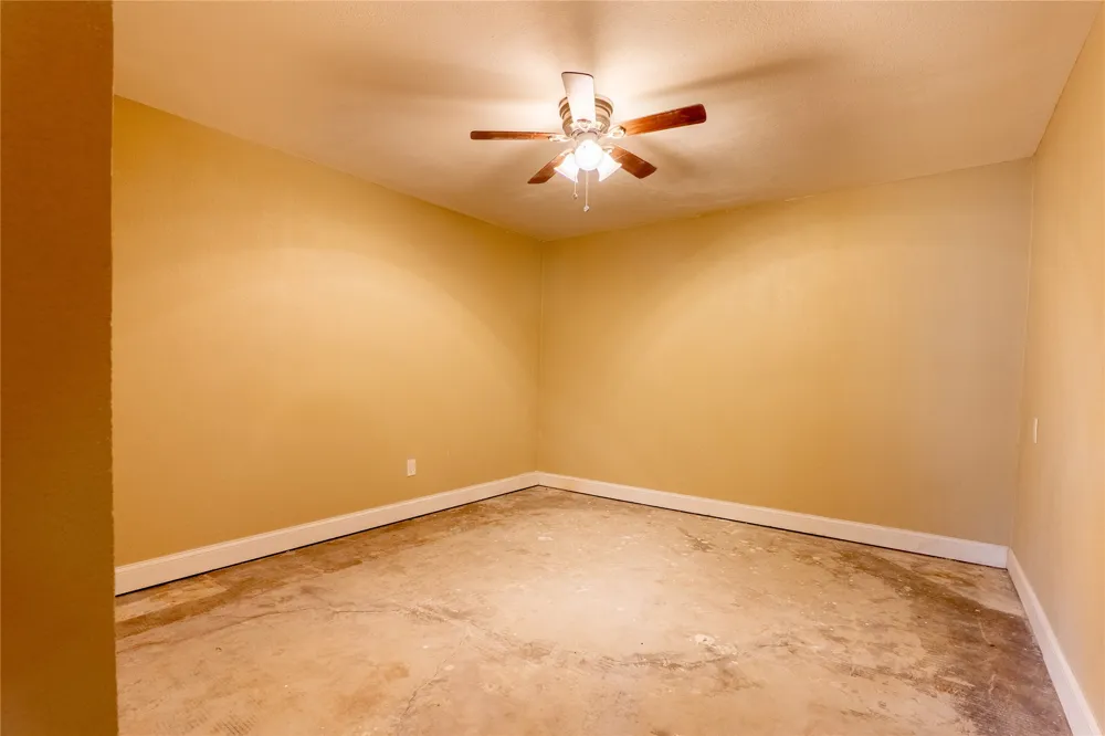 207 Southridge Road Edgewood, TX 75117
