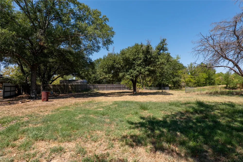 207 Southridge Road Edgewood, TX 75117