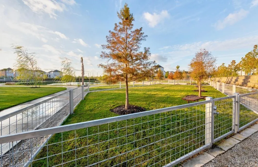 5921 Cottage Grove Lake Drive Houston, TX 77007
