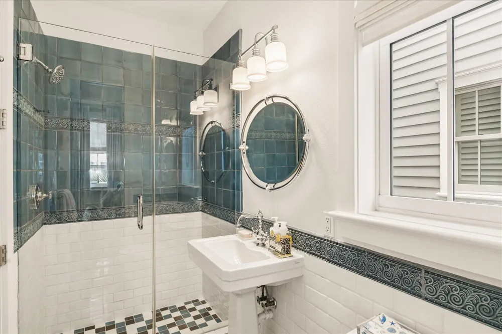 2601 E Seaside Drive Galveston, TX 77550