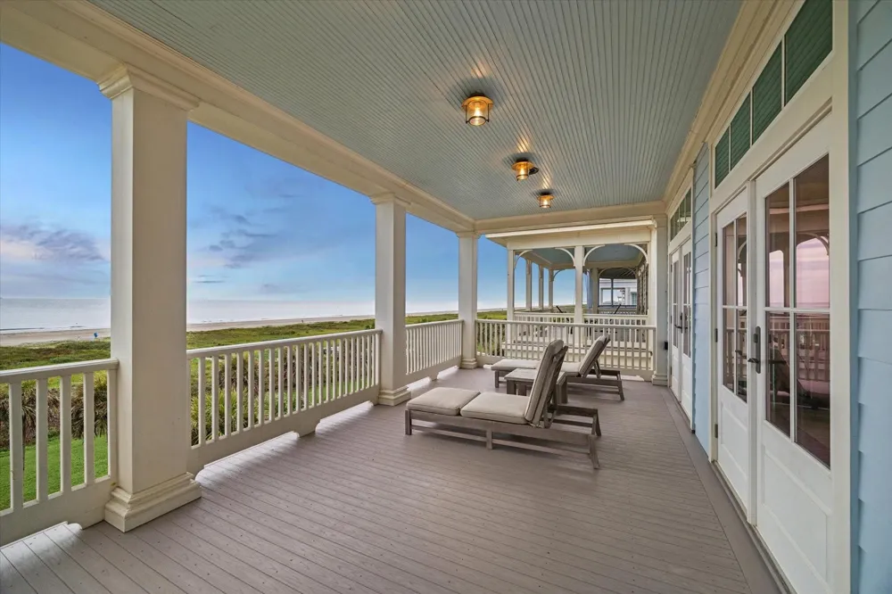 2601 E Seaside Drive Galveston, TX 77550
