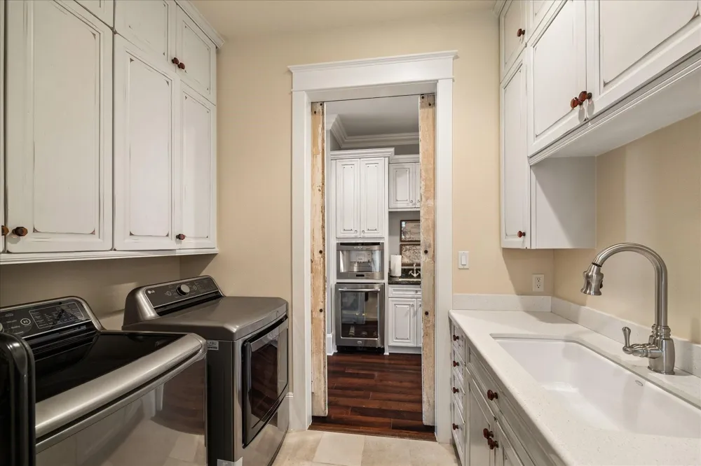 2601 E Seaside Drive Galveston, TX 77550