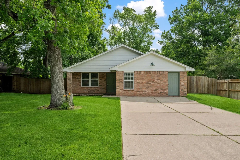 157 Hillside Drive Liberty, TX 77575