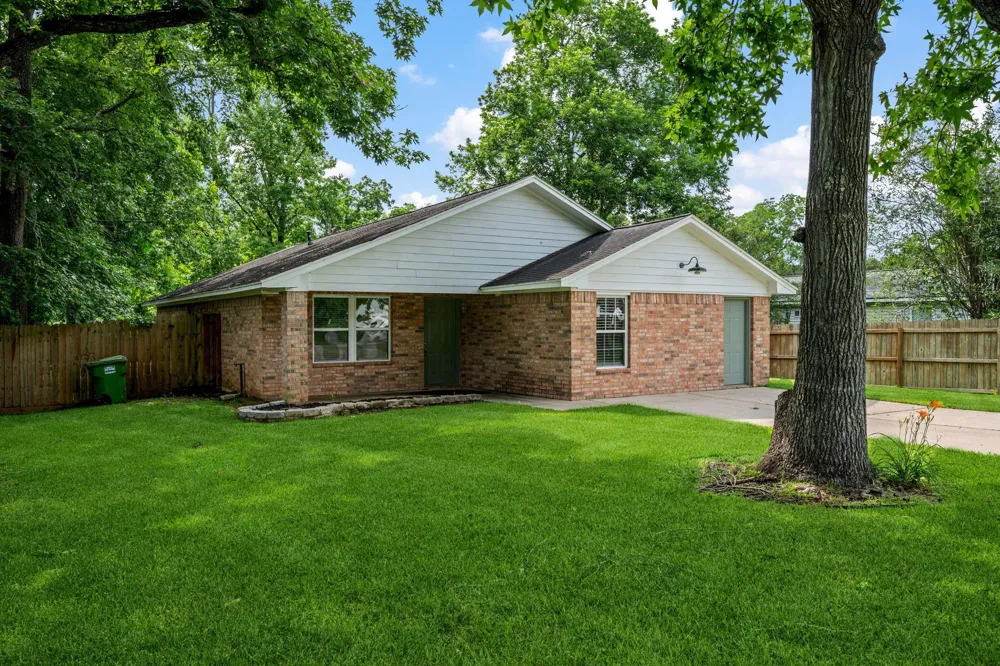 157 Hillside Drive Liberty, TX 77575