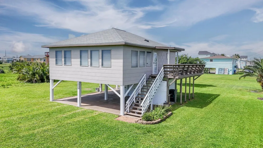 4018 3rd Street Galveston, TX 77554