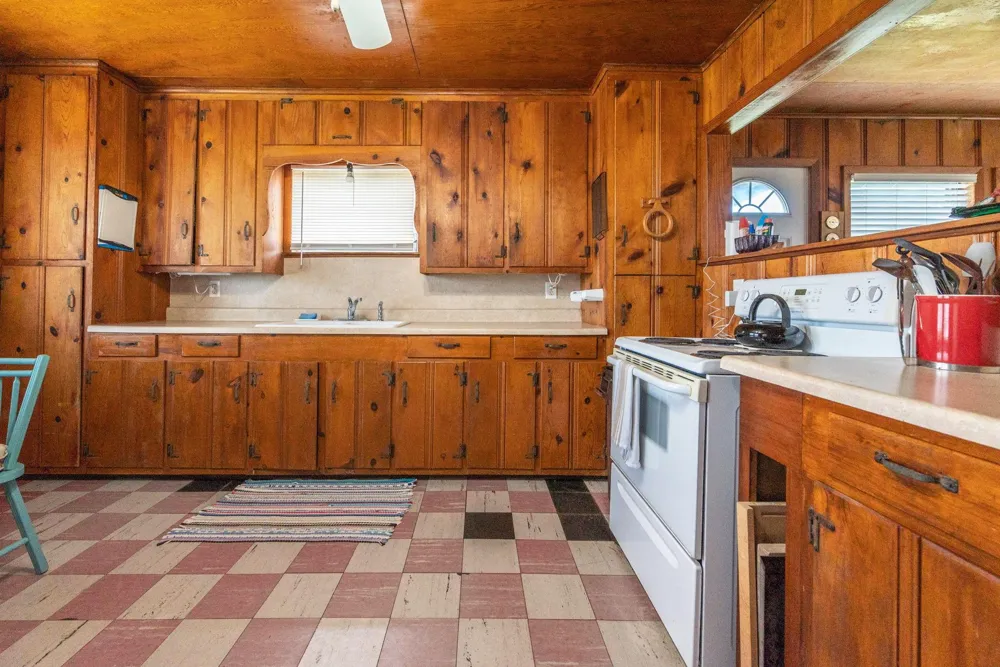 4018 3rd Street Galveston, TX 77554