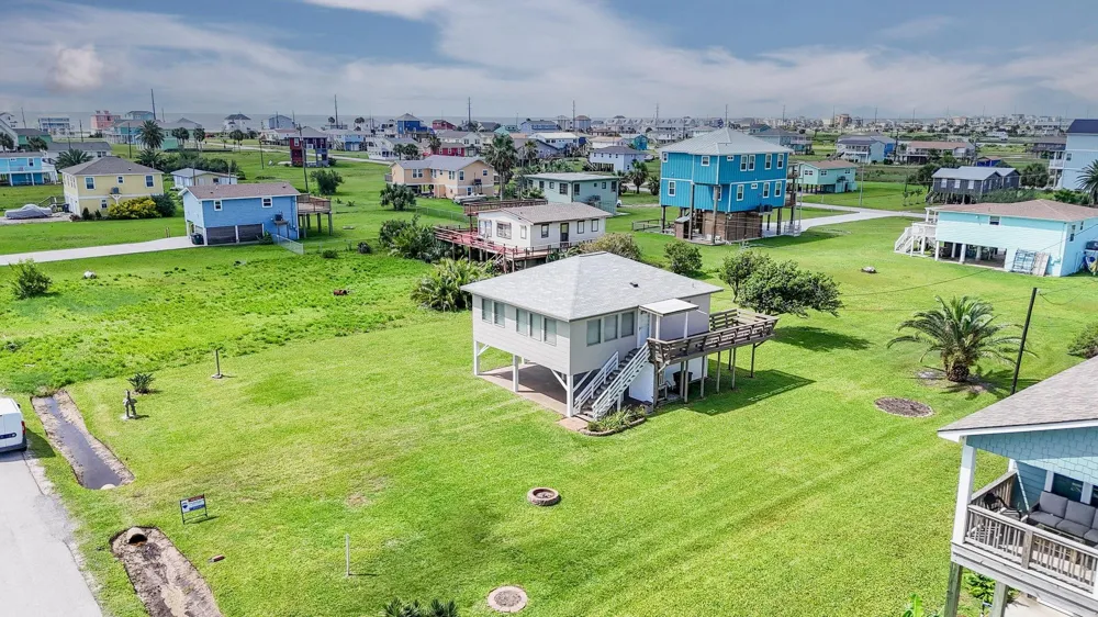 4018 3rd Street Galveston, TX 77554
