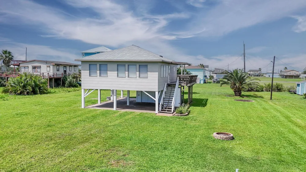 4018 3rd Street Galveston, TX 77554