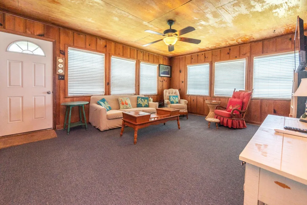 4018 3rd Street Galveston, TX 77554