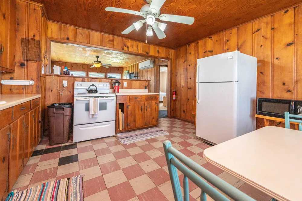 4018 3rd Street Galveston, TX 77554