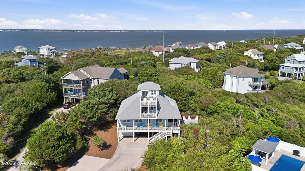 102 Alex Court Emerald Isle, NC 28594