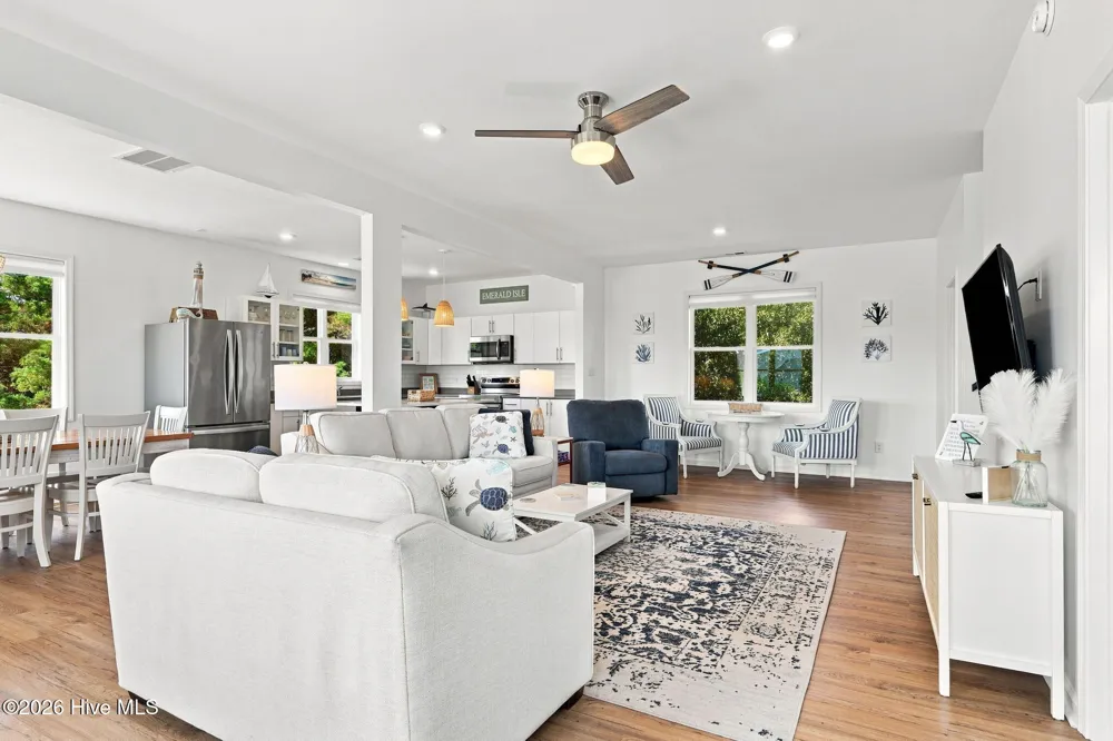 102 Alex Court Emerald Isle, NC 28594