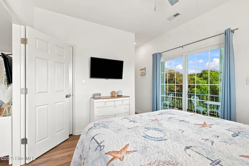 102 Alex Court Emerald Isle, NC 28594