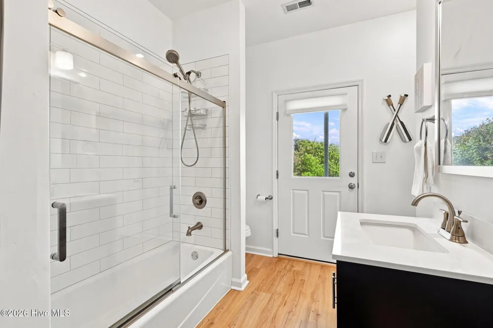 102 Alex Court Emerald Isle, NC 28594